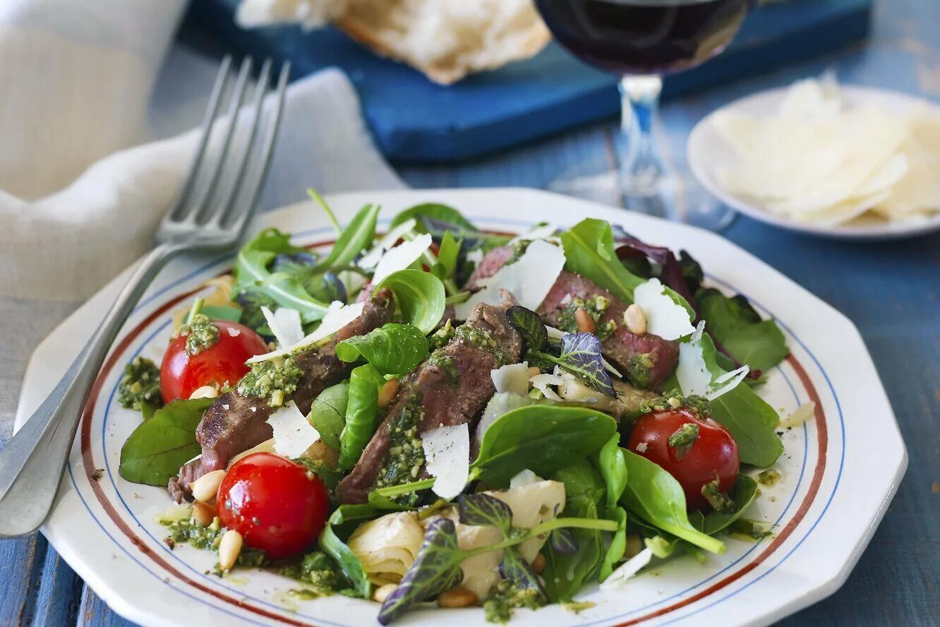 Итальянский мясной салат. Итальянский салат с говядиной. Теплый салат с говядиной. Салат с телятиной. Healthy salad