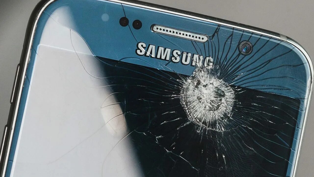 Разбито стекло на самсунге Galaxy s20. Samsung Galaxy Note 20 Ultra разбитый экран. Экран самсунг в упаковке. Горилла глас 5 разбитый.