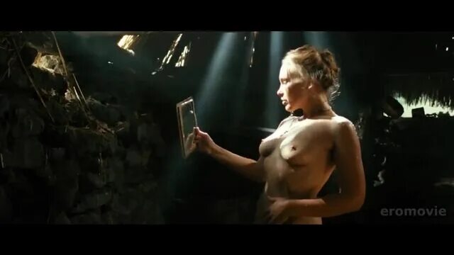 Обнаженная Дарья Екамасова – Жила-Была Одна Баба (2011)