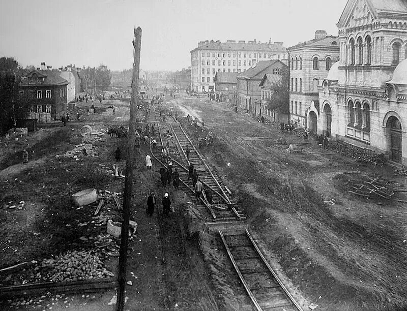 Ленинград большая и толстая. Среднеохтинский проспект в 1945 году. Среднеохтинский проспект в 1930. Среднеохтинский проспект Ленинград. Среднеохтинский проспект 1926 год.