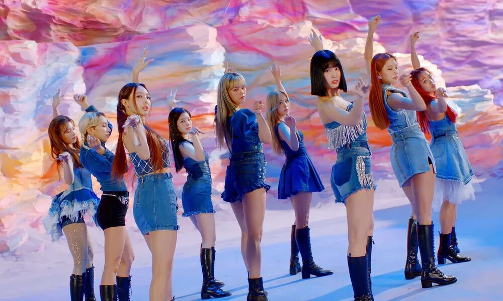 Twice look at me. Twice i can&#039;t stop me. твайс i can&#039;t stop. твайс ай кэнт стоп ми. дахен твайс 2025 i cant stop me.