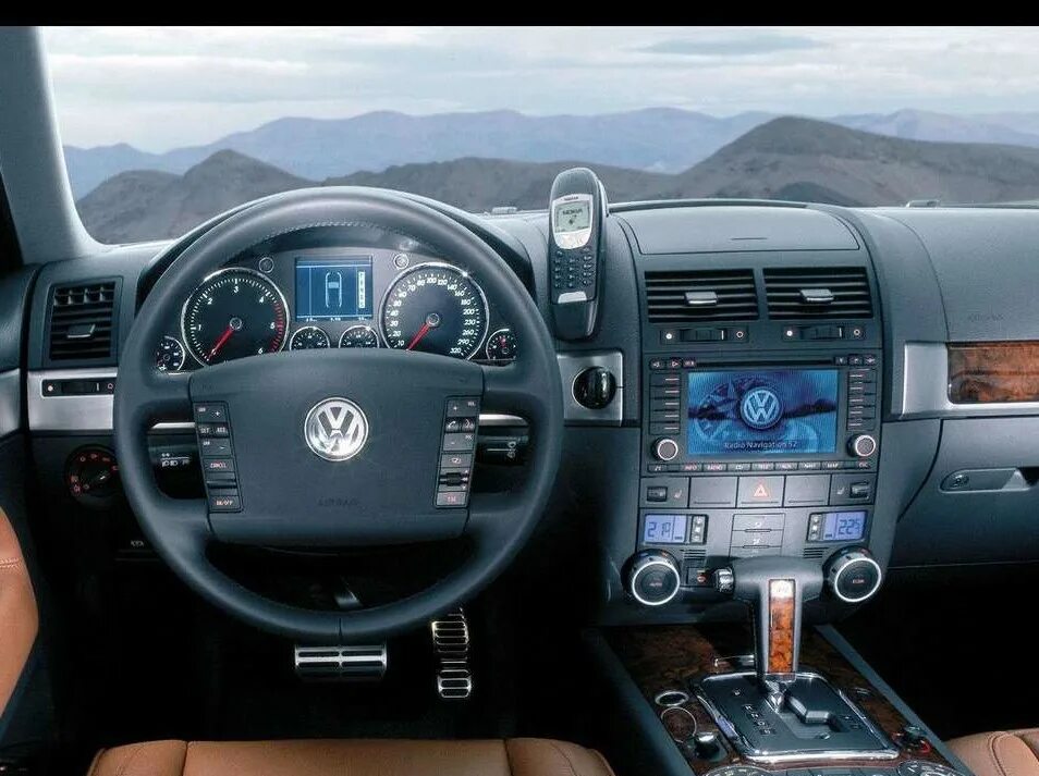 Фольксваген туарег 1 поколения 3.2 бензин. VW Touareg w12. Туарег 6.0 w12. Туарег 2006 2.5 дизель. Фольксваген Туарег 2005.