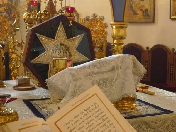 сочельник богослужение. царские часы перед рождеством текст службы. царские часы на рождество. навечерие перед рождеством царские часы. царские часы в рождественский сочельник.