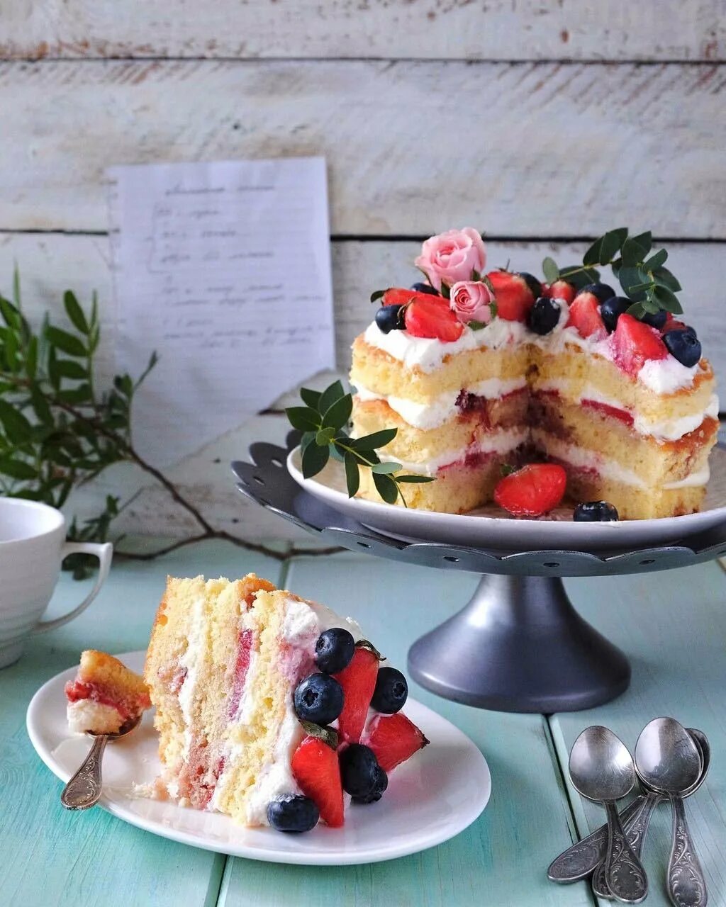 Шоколадно маковый торт. Торт с маком. Торт с глазами. Торт королева рецепт. Торт королева рецепт.