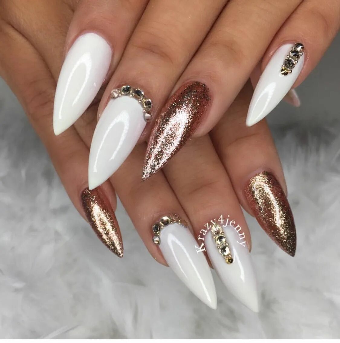 white chrome stiletto nails White stiletto nails, Stiletto nail art, Stiletto na