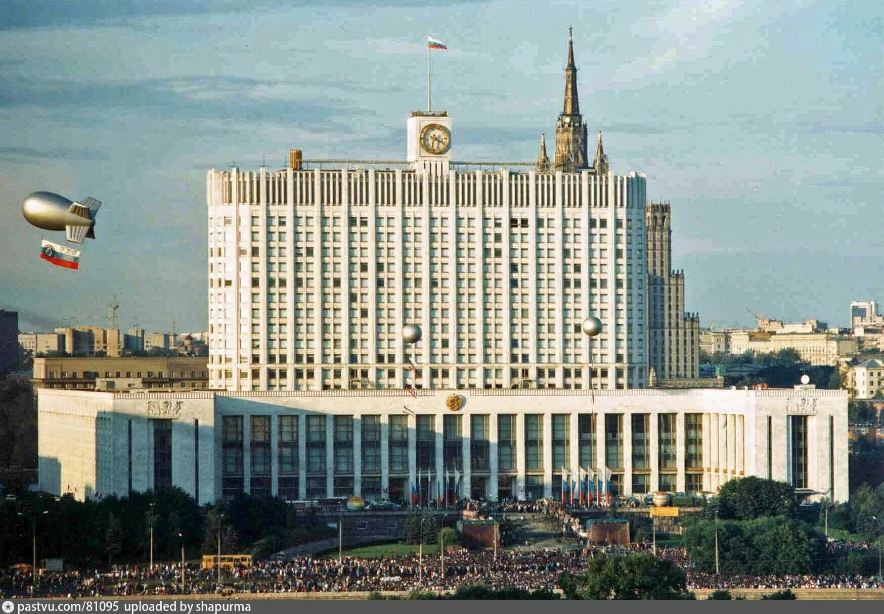 Белый дом (здание правительства РФ В Москве). Архитектор д.н. Чечулин. Дом советов РСФСР (дом правительства РФ). 1965-81. Белый дом в Москве 2022. Белый дом в Москве 1994.