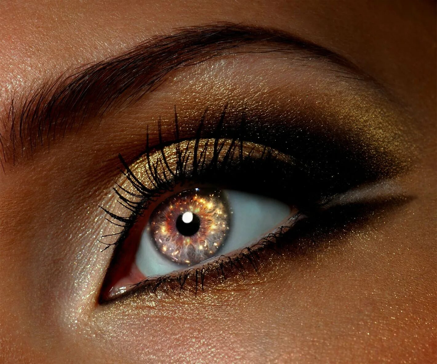 Золотые глаза. Коричневые глаза. Золотисто карие глаза. Красивые глаза.