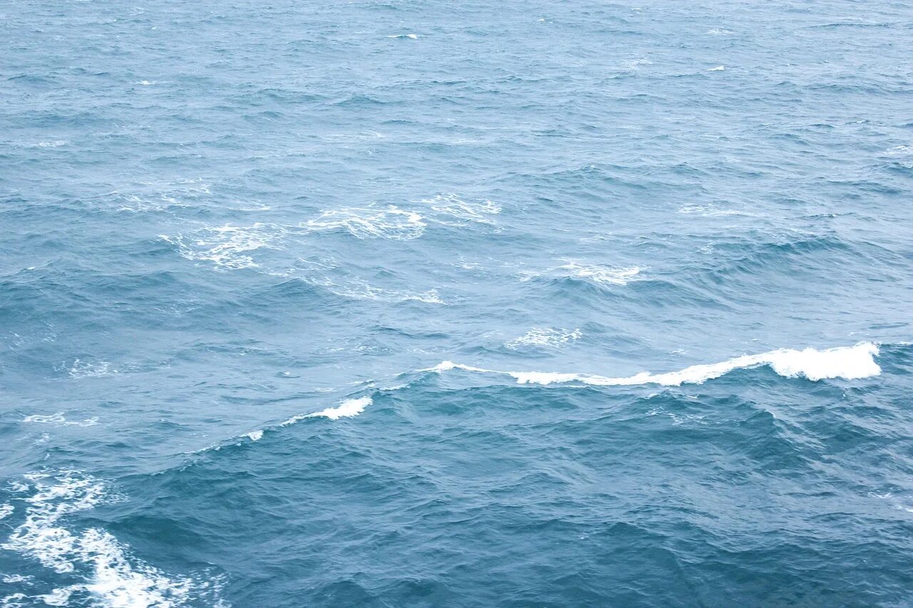 Синее море полностью. Море синее кругом. море синяя вода песня. синее море № 17. синее море окончание.