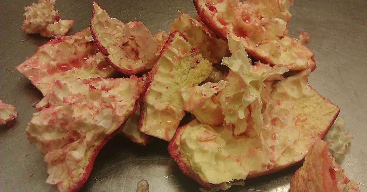 Противопоказания гранатовых корок. Настой из гранатовых корок. сушеные корки граната. сухие гранатовые корки. отвар гранатовых корок.