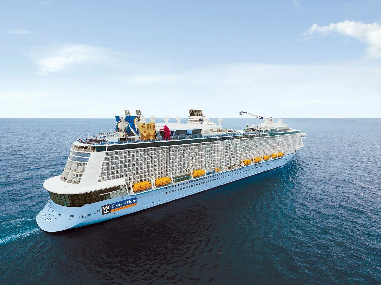 Круиз royal caribbean. Роял карибиан лайнер. royal caribbean international корабли. лайнеры компании роял карибиан. круизный лайнер квантум.