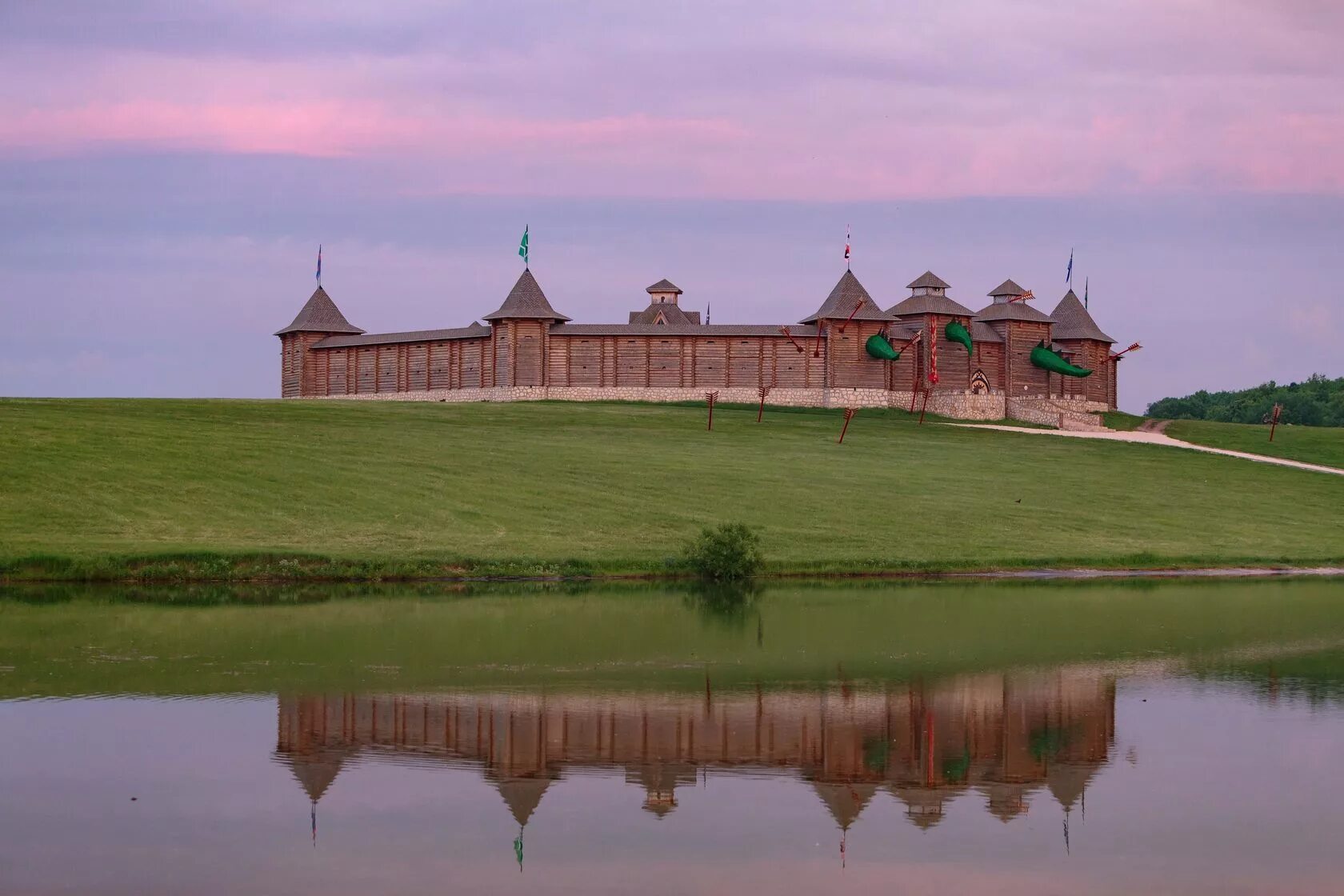 Богатырское село. Кудыкина гора (сафари-парк). Парк Кудыкина гора в Липецкой области. Природный парк Кудыкина гора. Природный парк чудес Кудыкина гора.