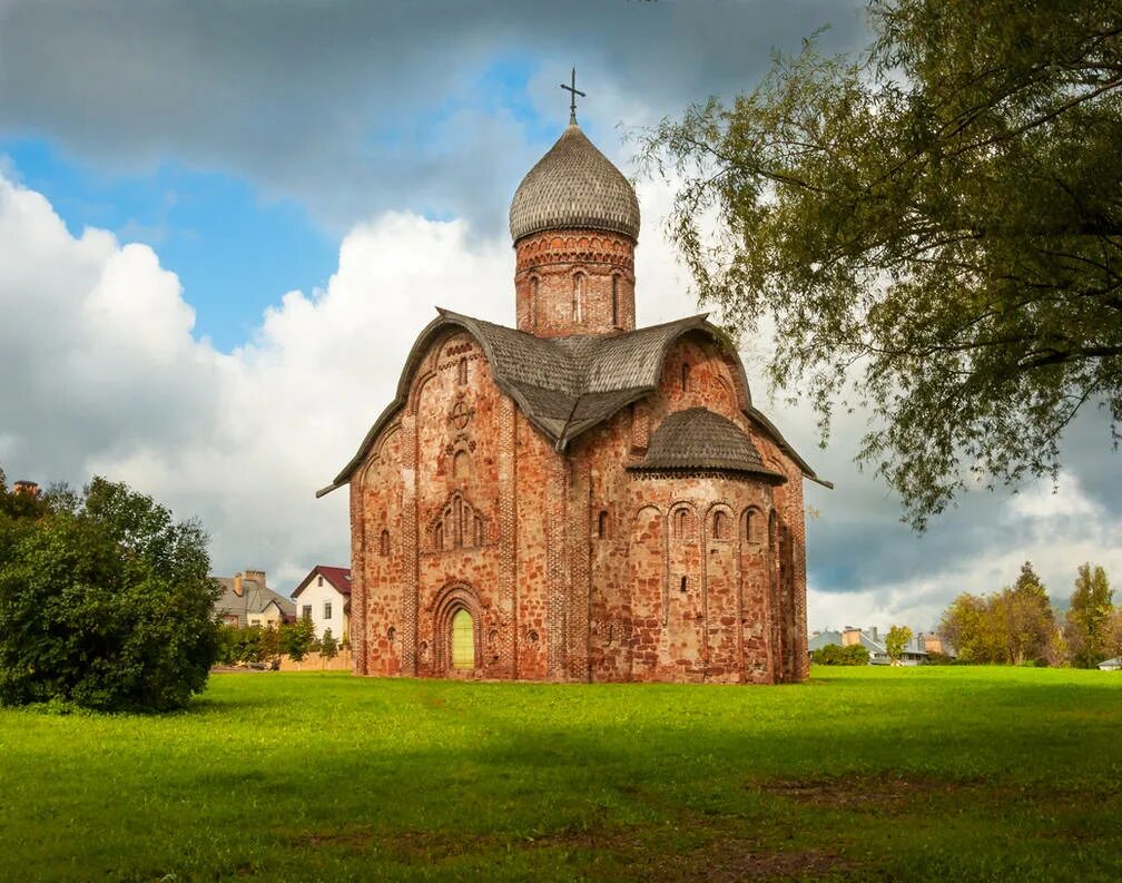 Каменная Церковь Новгородская. Церковь Русь 13 век. Пятницкая Церковь в Новгороде.