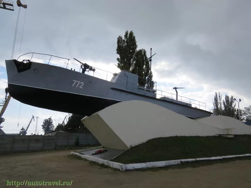 Моряки таганрога. Таганрог корабль ― памятник морякам азовской флотилии. Шевченко владимир таганрог моряк. Моряки таганрога. Памятник морякам азовской военной флотилии (азов).