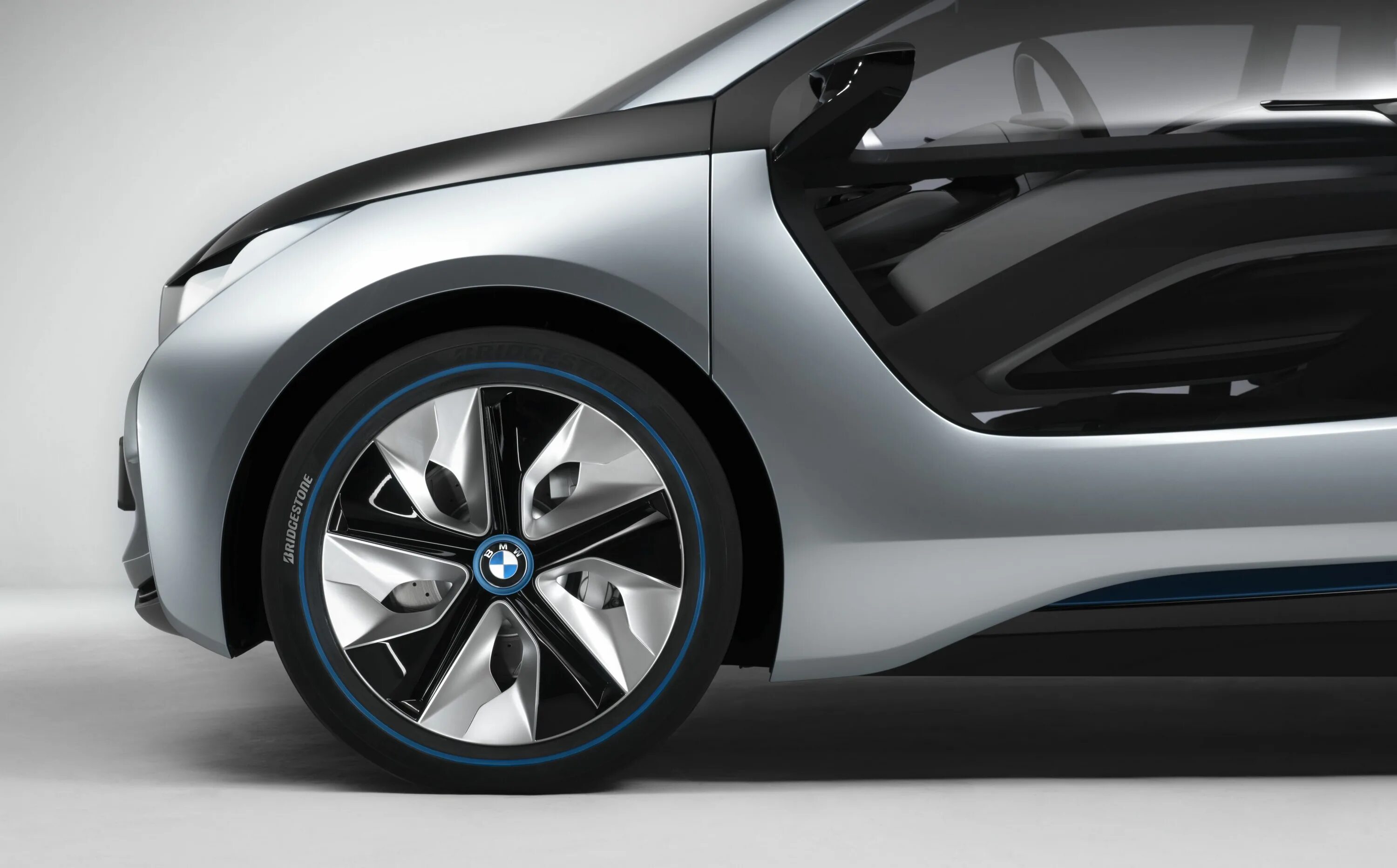 Dynamic designs. BMW i3 концепт. BMW i3 Concept Disk. BMW i3 Concept вид сверху. BMW i3 антенна.