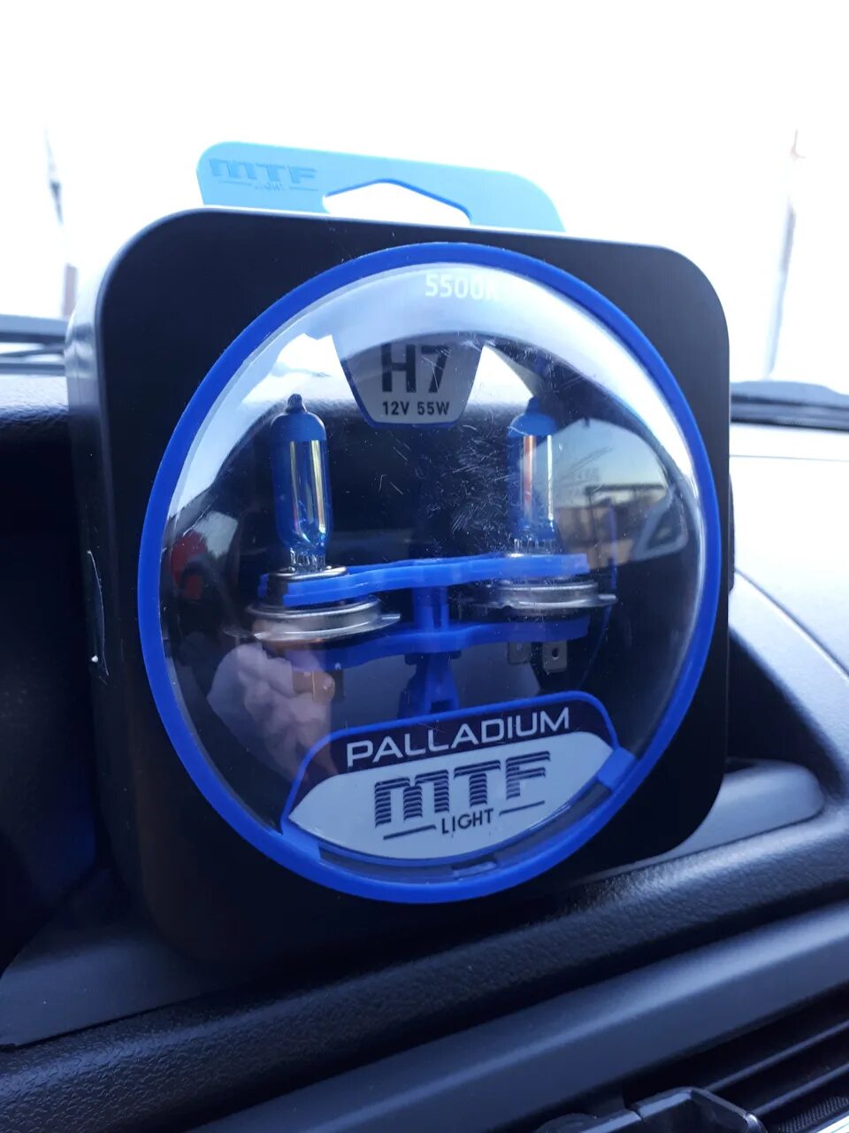Mtf лампы 5500к h7. Mtf h7 5500k. Mtf h7 5500k. Лампа mtf h4 palladium кмп поло седан. Лампа автомобильная h7 mtf 85w.