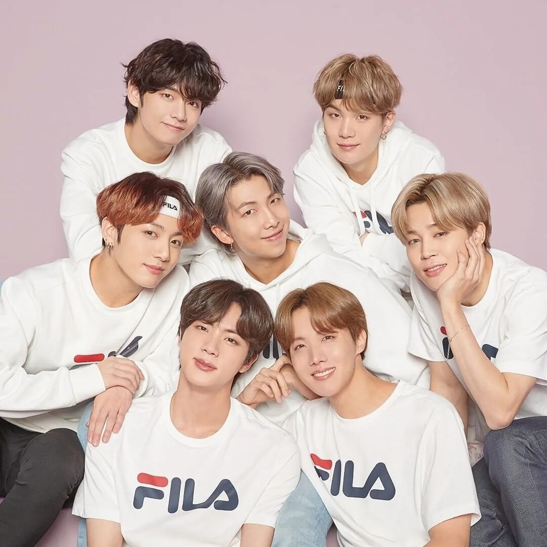 Сколько участников в группе bts. Bts группа корейская. группа бтс 2025. битиэс группа участники. bts группа корейская 2025.
