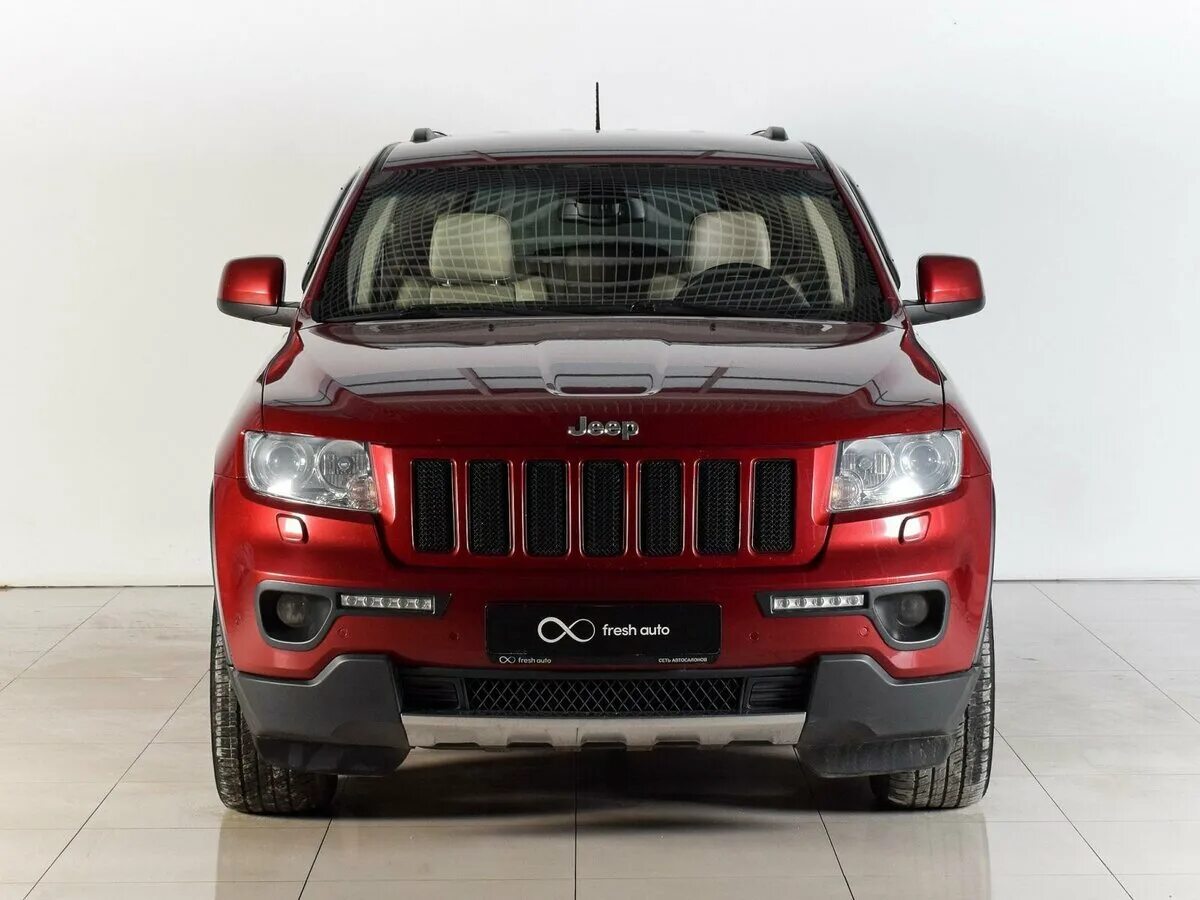 красный джип 2. красный jeep grand cherokee wk2. красный джип 2. Jeep wrangler пятидверный. красно белый джип.