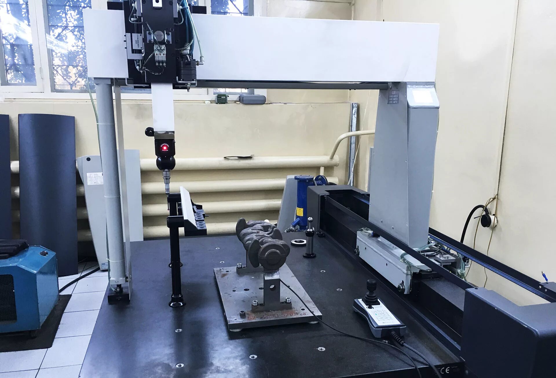 Контрольно измерительная машина. Координатно-измерительная машина tesa mh3d. ким-1000 координатно-измерительная машина. трехкоординатная мультисенсорная координатно-измерительная машина. координатно измерительная машина митутой apex v.
