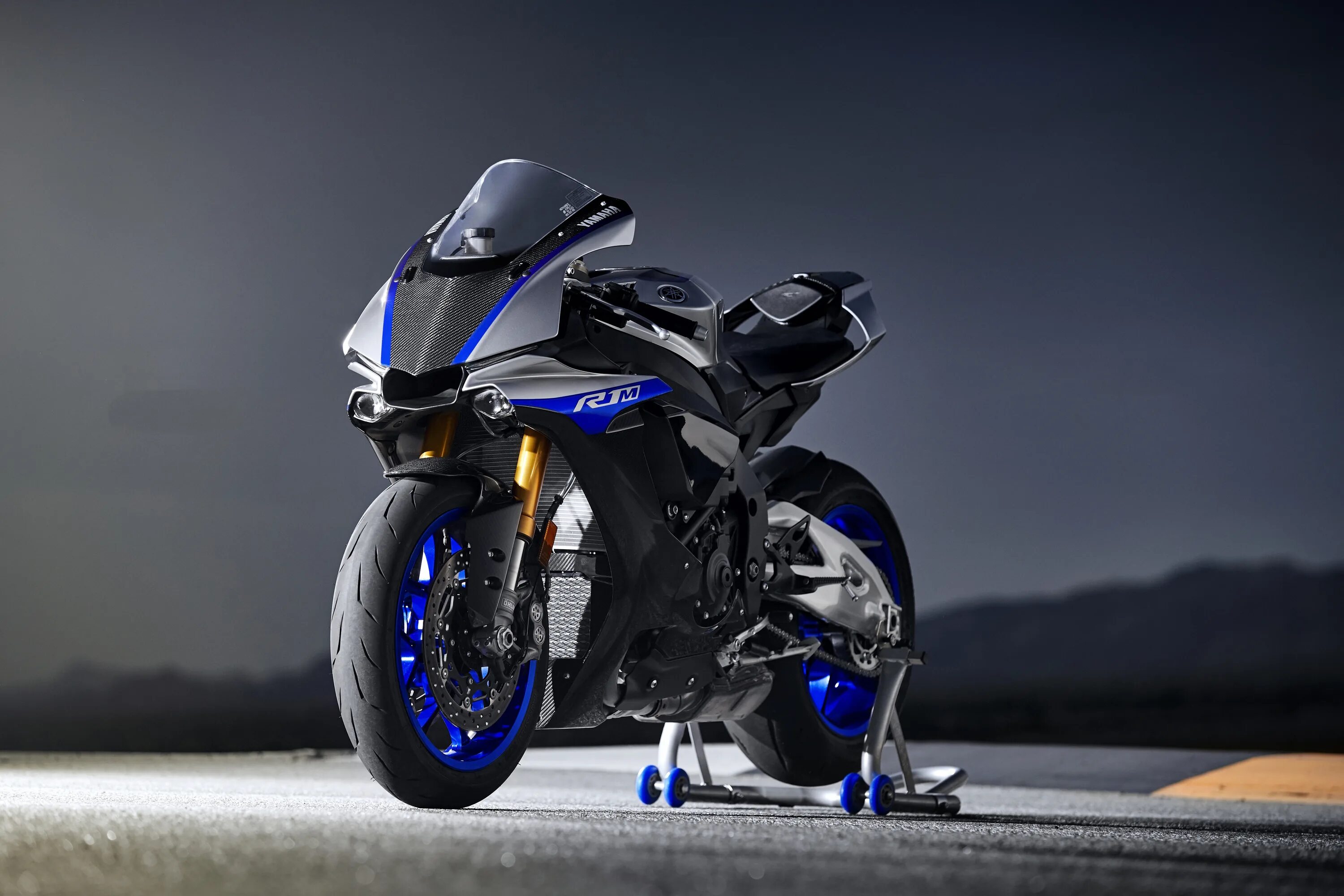 Обои мотоцикл. Yamaha yzf-r1 2025. yamaha yzf r1 2018. yamaha r1 2025. спортивный мотоцикл yamaha yzf-r1.