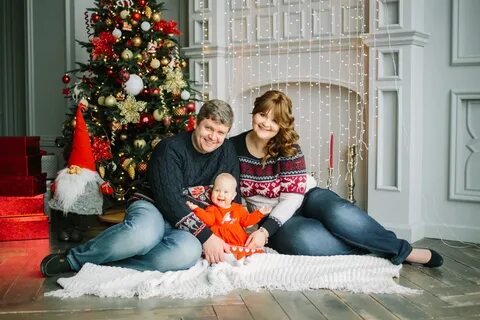 Новогодняя семейная фотосессия с маленьким ребенком