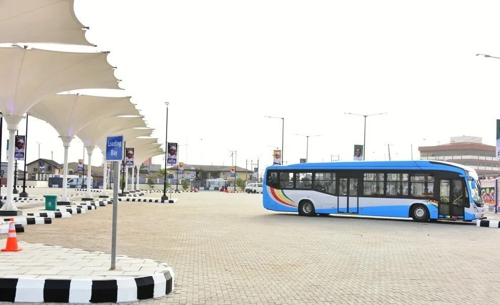 Cold bus terminal. Bus terminal. порт автобус фото. bus terminal small. где ездят терминальные автобусы.