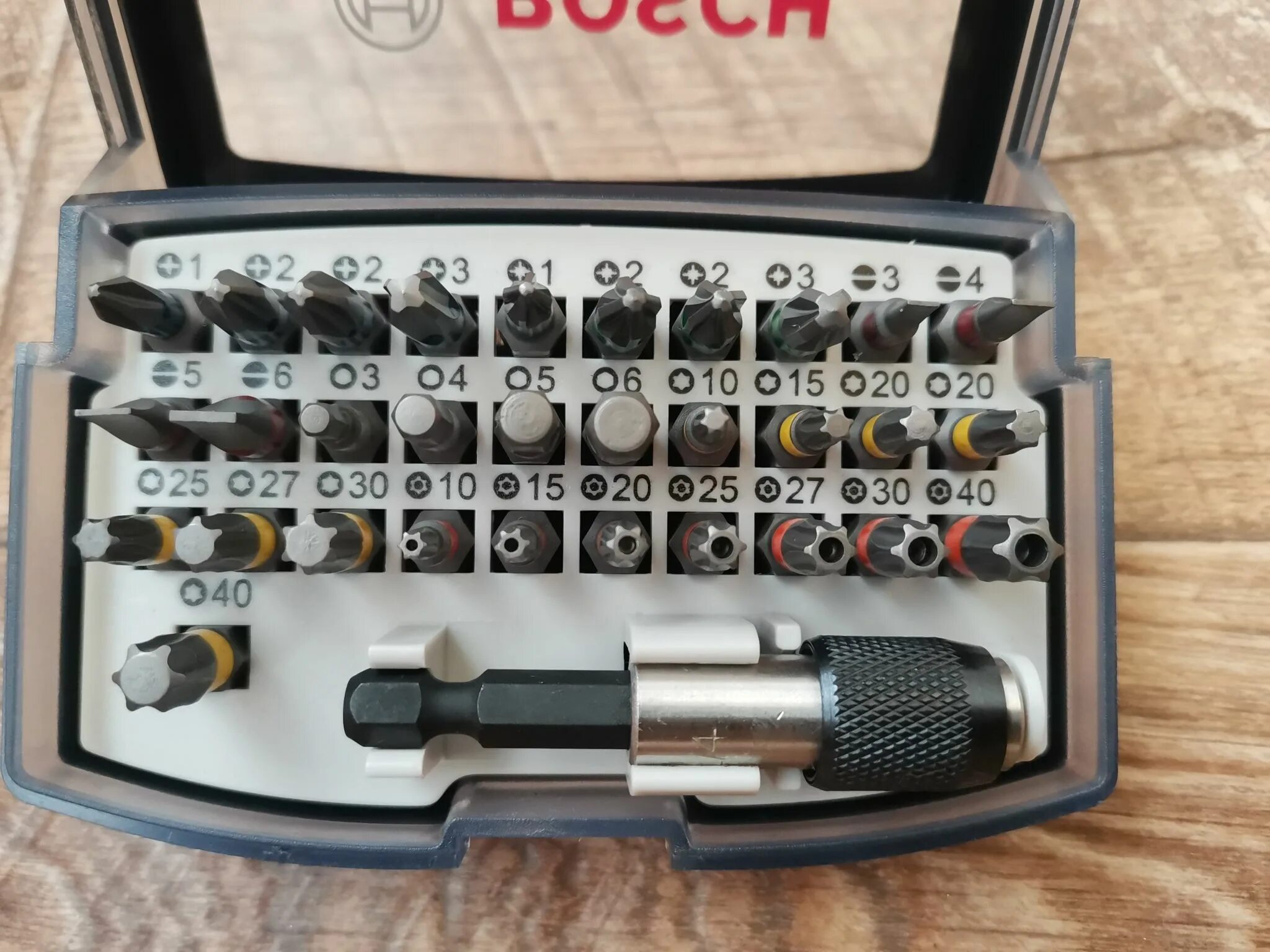 Набор бит 32 предмета с цветовой маркировкой Набор бит Bosch 2607017063 (32пред.) для шуруповертов купить в Липецке Регард