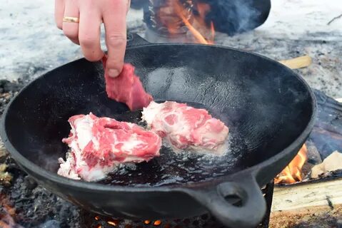 Готовка мясо в казане