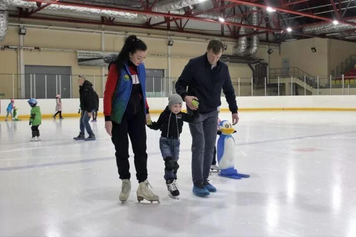 Сыктывкар каток открытый. Массовые катания сыктывкар. Массовые катания сыктывкар. Катки в сыктывкаре. Каток сыктывкар эжва.