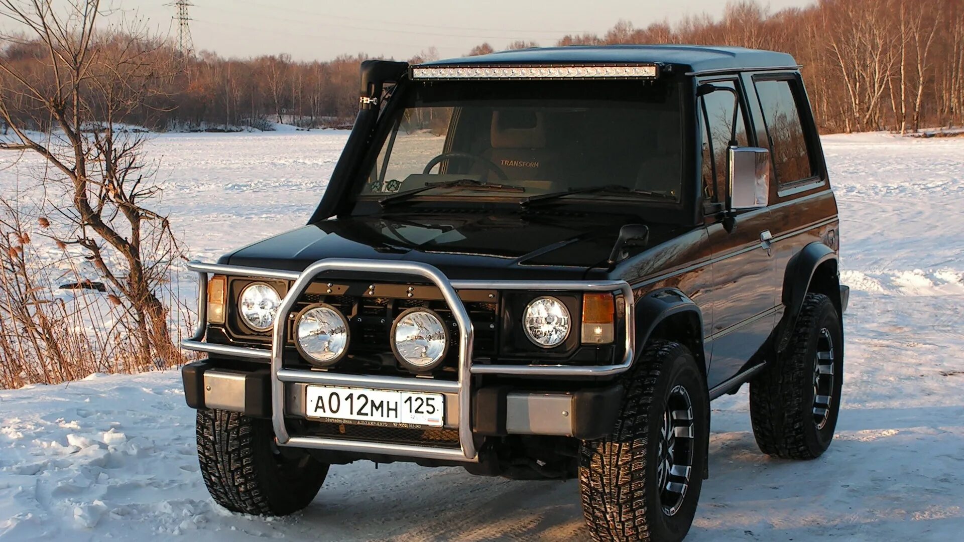 Mitsubishi pajero 1 поколение. Mitsubishi Pajero 1. Mitsubishi Pajero 1st Generation. Паджеро 1 поколения. Митсубиси Паджеро 1 черный.