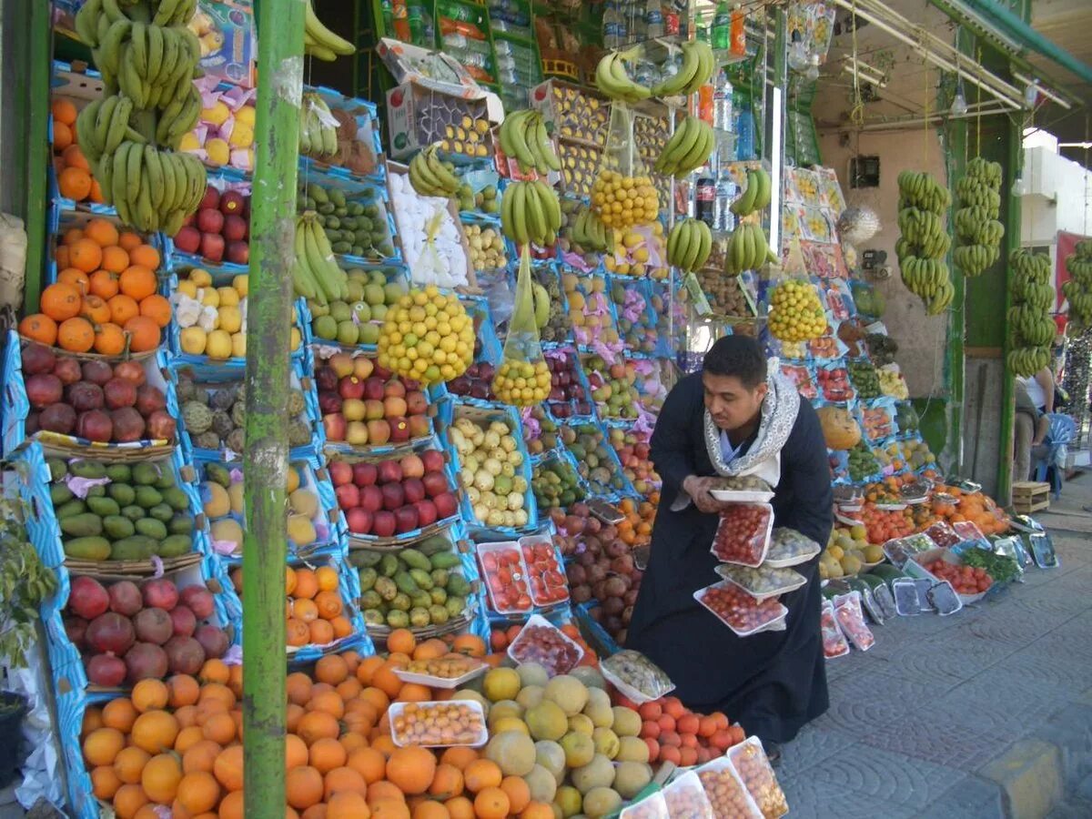 Фрукты есть в египте. Эшта фрукт Египет. Фрукты в Шарм Эль Шейхе. Египет Хургада фрукты. Фрукты в марте в Хургаде.