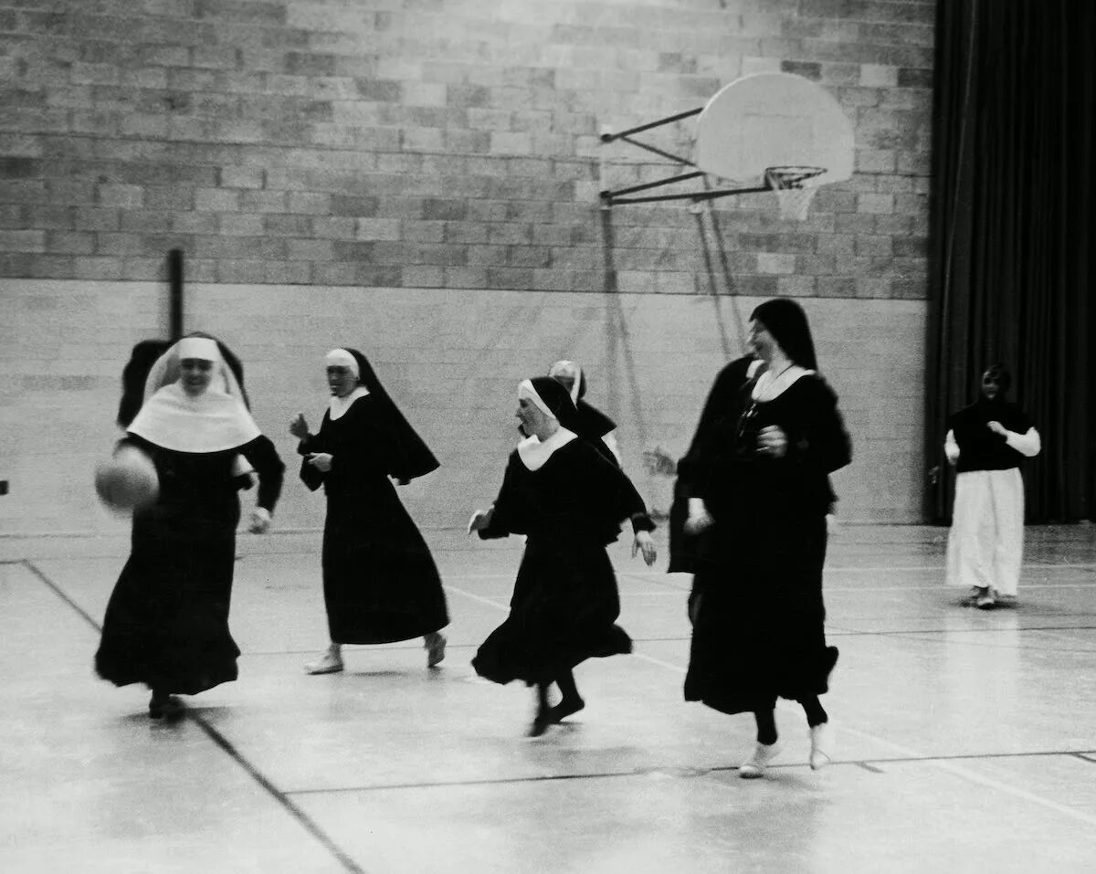 Retro nuns