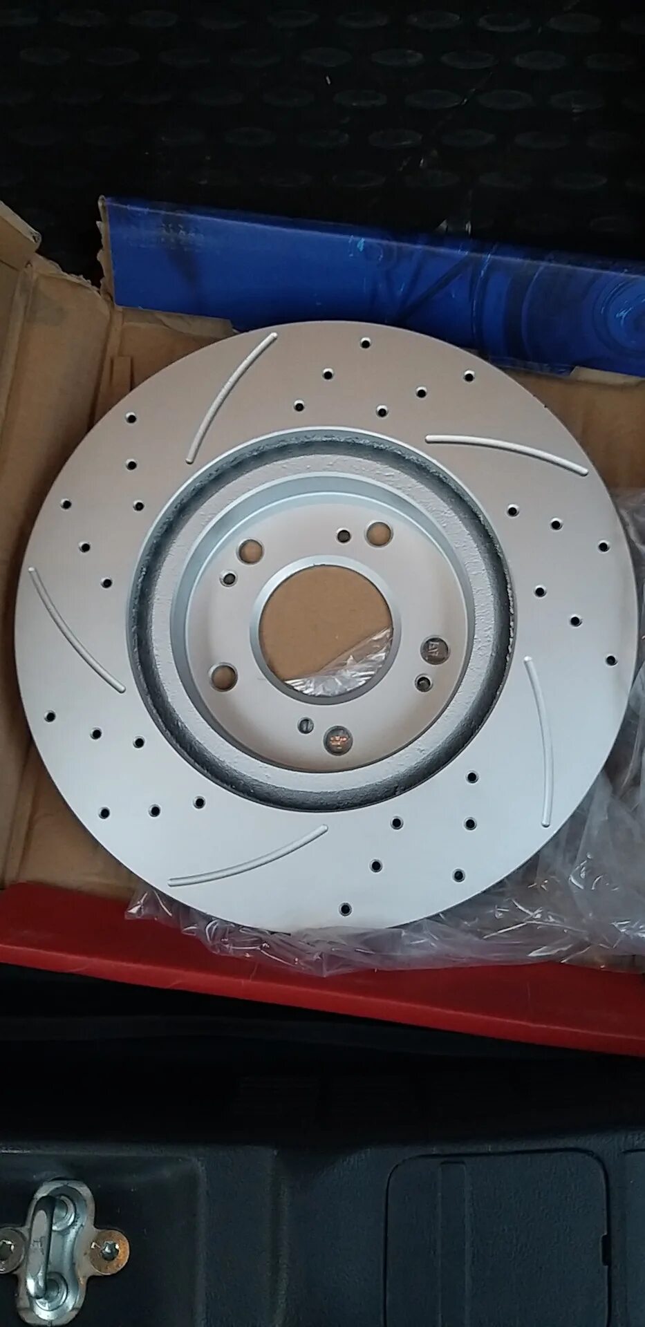 Devers 130289999. Devers 20251994. Перфорированные тормозные диски toyota camry v40. Тормозные диски на мерседес перфорация. 022689978 devers.