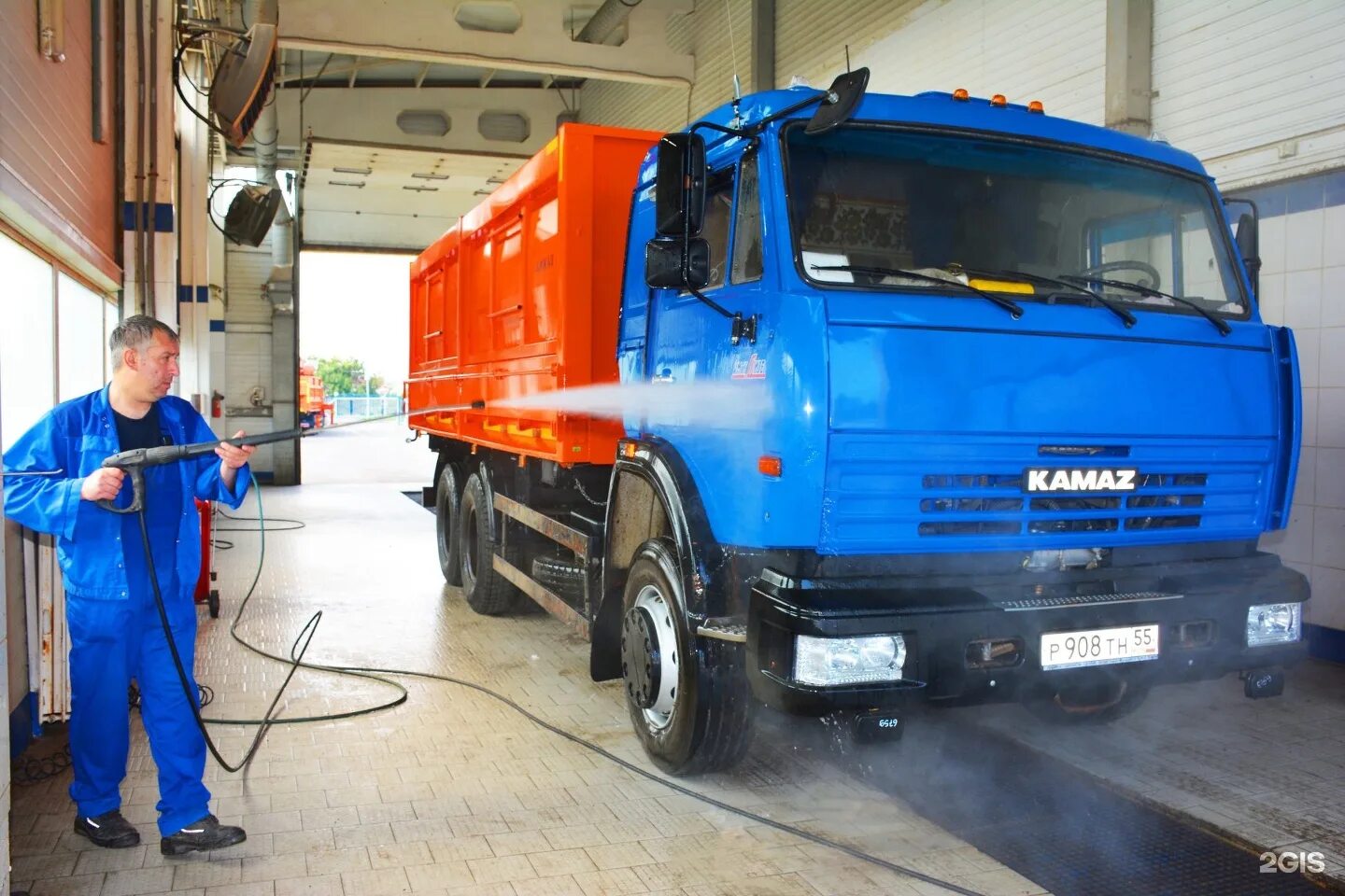 Пао камаз. Камаз центр ижевск. Оао камаз. Камаз 6620. Поход на завод камаз.