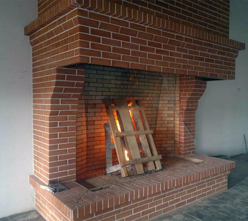 камин из кирпича. камин из кирпича. камин в доме из кирпича. красивые камины из кирпича. камин в доме.