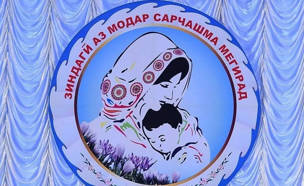 Umi sonoda. Обои на рабочий стол love live. Уми живая любовь. 8 март рӯзи модарон. Ба уми.