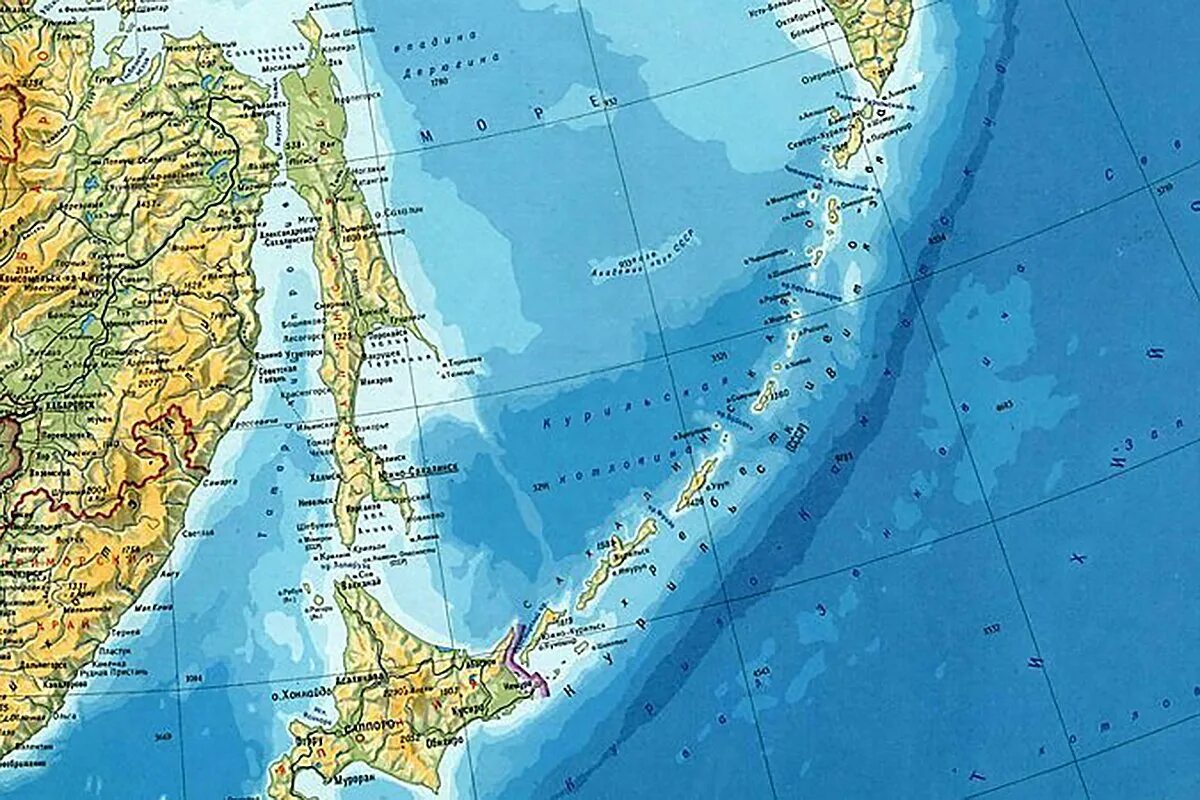Курильские острова на карте россии названия. Карта Камчатка Сахалин Курильские острова. Острова Итуруп Кунашир Шикотан. Карта Сахалина и Курильских островов и Японии. Острова японские Сахалин Курильские.