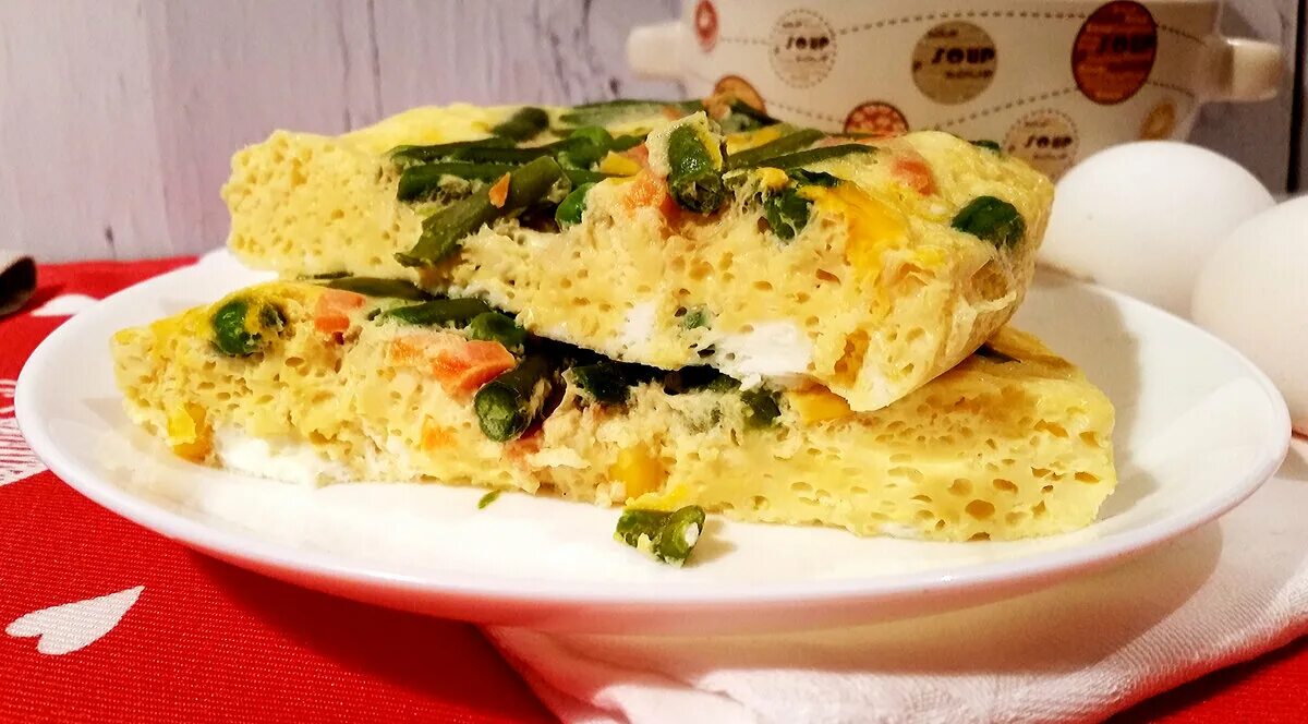 Пышный омлет. Классический омлет в духовке. Омлет в духовке пышный. Омлет с ветчиной и сыром в духовке. Классический омлет в духовке.