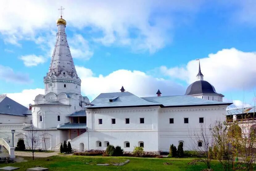 Церковь зосимы и савватия в троице-сергиевом монастыре. Храм зосимы савватия соловецких. Церковь зосимы и савватия соловецких, сергиев посад. Церковь зосимы и савватия соловецких. Москва храм зосимы и савватия  соловецких в гольяново.