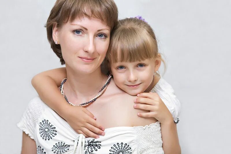 русский дочь 18. девочка дочки матери. девушка с дочкой. русский дочь 18. раса фото с дочкой.