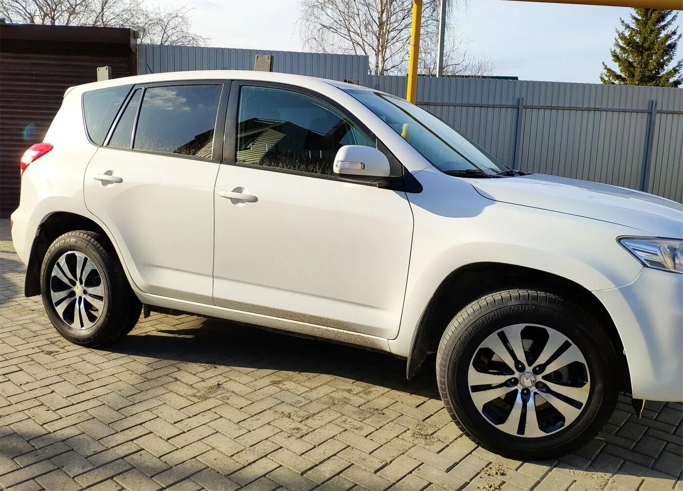 Диски на тойота рав 4. Диски toyota rav4 2011 года. toyota rav4 2012 r18. toyota rav 4 iii на дисках. диски на тойоту рав 4 2011.
