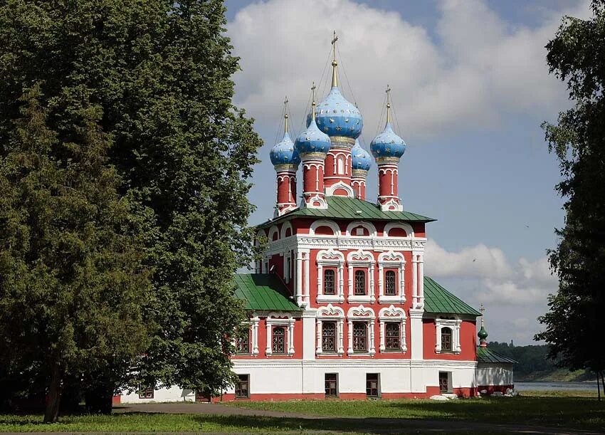 Углич церковь царевича димитрия. Церковь димитрия в угличе. церковь царевича димитрия углич. церковь димитрия на крови углич. угличский кремль углич.