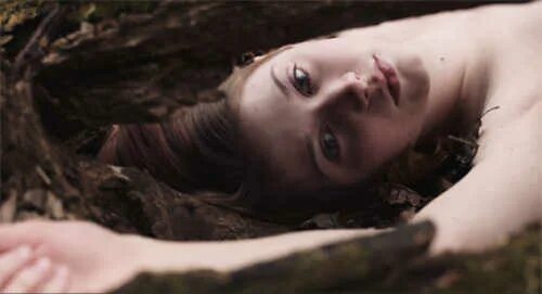 She comes back. Она придёт сегодня ночью (2016). Она приходит ночью фильм. Голая даль Николь в Tonight she comes.