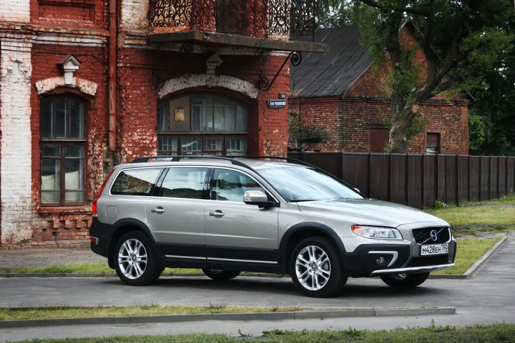 Volvo xc70. Volvo xc70 1 поколение. Вольво xc70 универсал полный привод. Volvo универсал xc70.