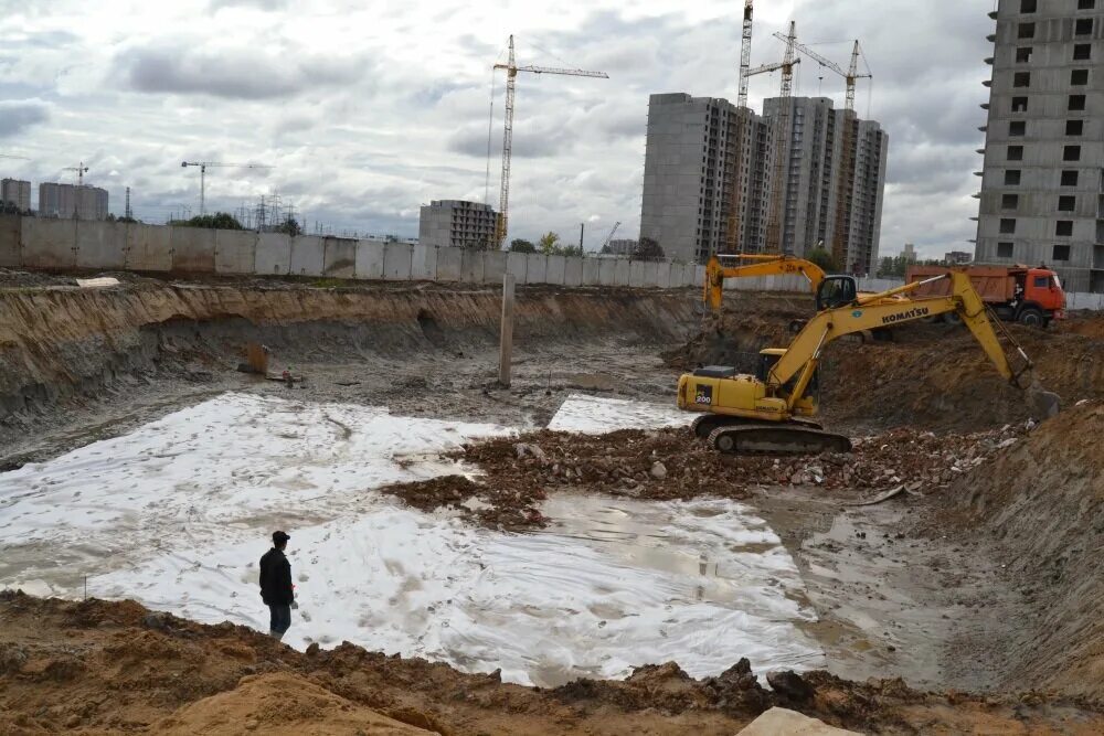 Купить квартиру на котловане в санкт петербурге. Котлован в Ульяновске 2023. Мурино стройка котлован. Санкт-Петербург.котлован фирма. Котлован жилого комплекса Чертановский.