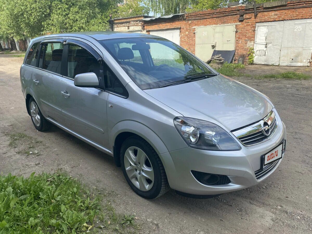 Куплю опель зафира бу москве. Opel Zafira 2011. Опель Зафира 2011г. Opel Zafira b 2011 1.8. Опель Зафира 2011 года.