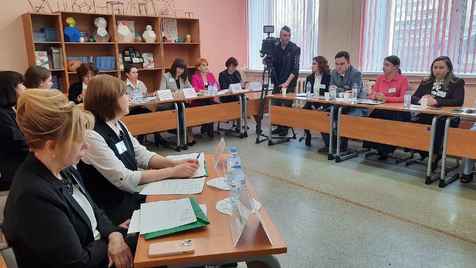 вакансии образование нижневартовск. мау до г. управление образования нижневартовского района официальный сайт. работники администрации города нижневартовска. герб нижневартовского района.