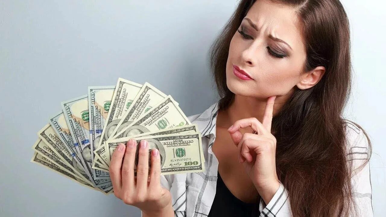 Как много зарабатывать девушке