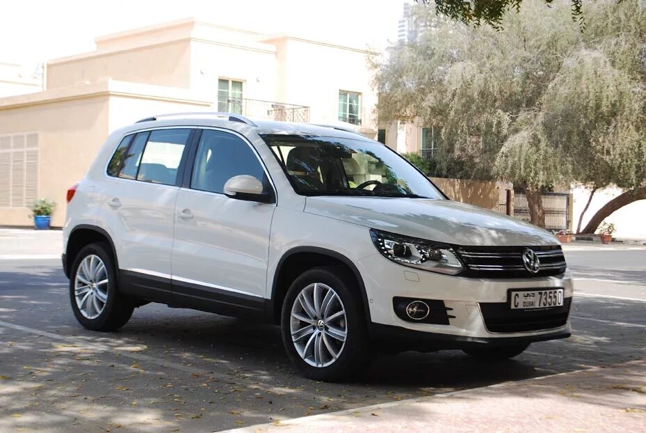 Колеса volkswagen tiguan. Tiguan 2012. Фольксваген Тигуан 18. VW Tiguan 2012. Колеса Volkswagen Tiguan 2012.