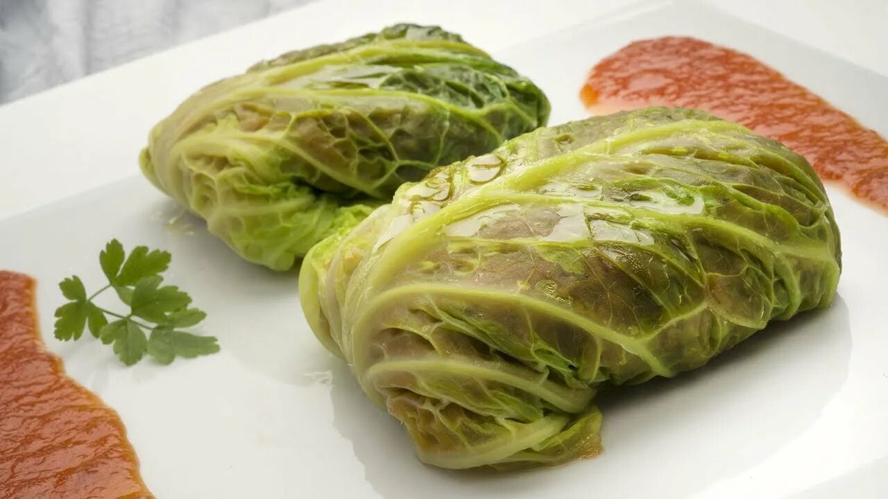 Мясо в капустных листьях рецепт. Мясо в капустных листьях рецепт