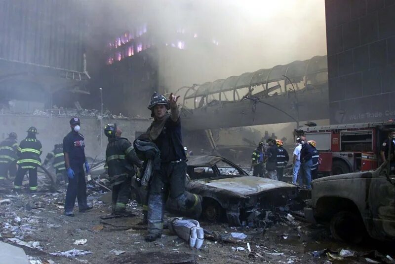 Теракт перед концертом пикник. Виновники теракта 11 сентября. 11 Сентября теракт видео очевидцев. Фото перед терактом 11 сентября. Теракт 11 сентября это ложь.